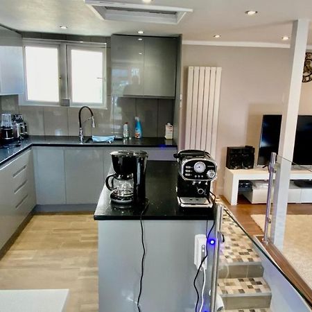 Modern Stylish Apartment At Brighton Station 外观 照片